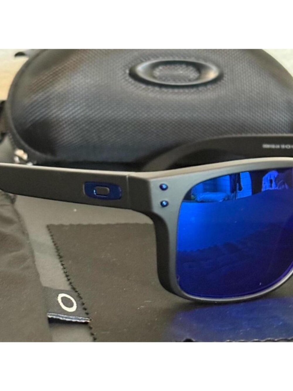 OO9102 Oakley Holbrook Prizm Polarized Sunglasses - Picture 4 of 8